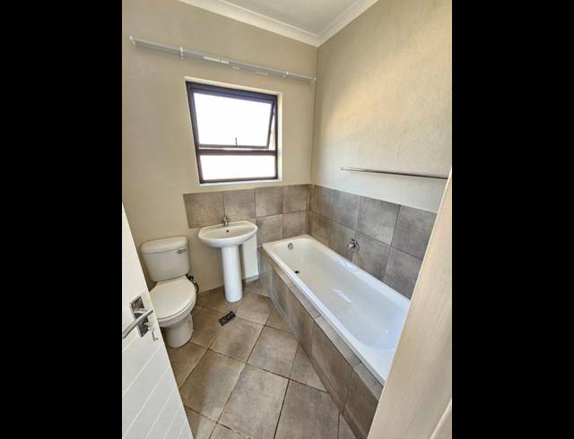 2 BEDROOM HOUSE FOR SALE IN KLIPPOORTJIE